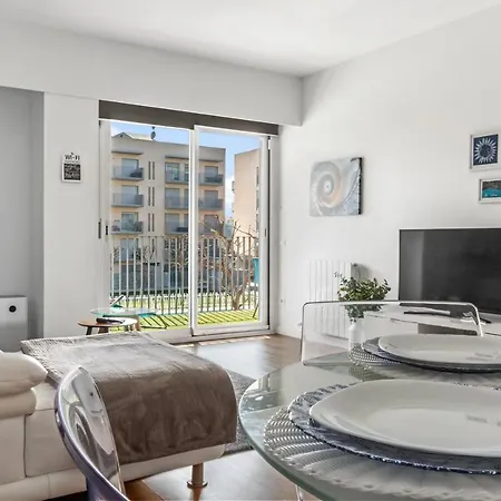 Lovely New 5 Min Walk Train Station 7 Min To Beach Apartment Calafell