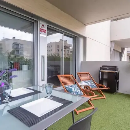 Lovely New 5 Min Walk Train Station 7 Min To Beach Apartment *